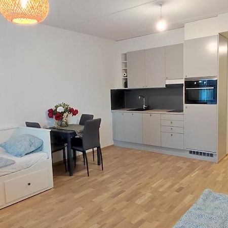 Ferienwohnung Ruby Studio 5Min To Vantaa Airport And 20Min To Helsinki Center Exterior foto