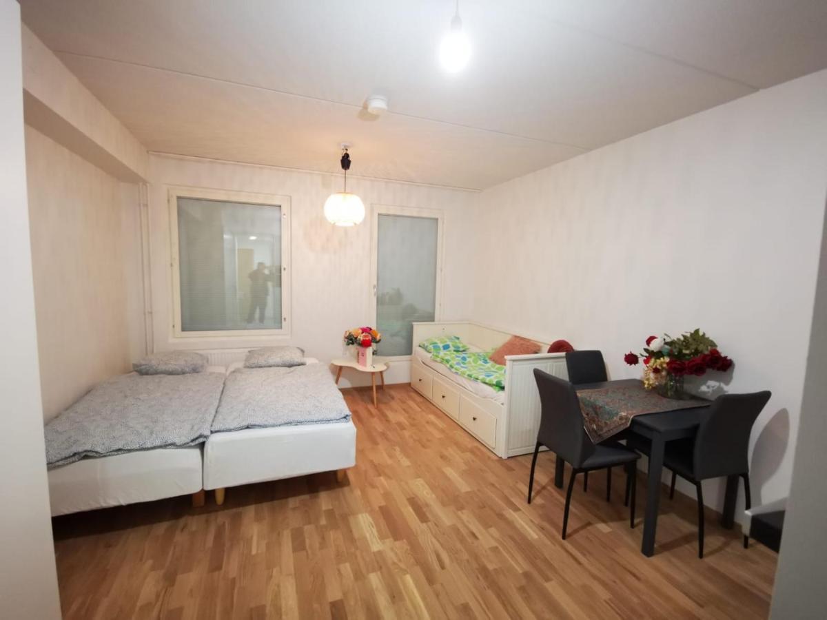 Ferienwohnung Ruby Studio 5Min To Vantaa Airport And 20Min To Helsinki Center Exterior foto